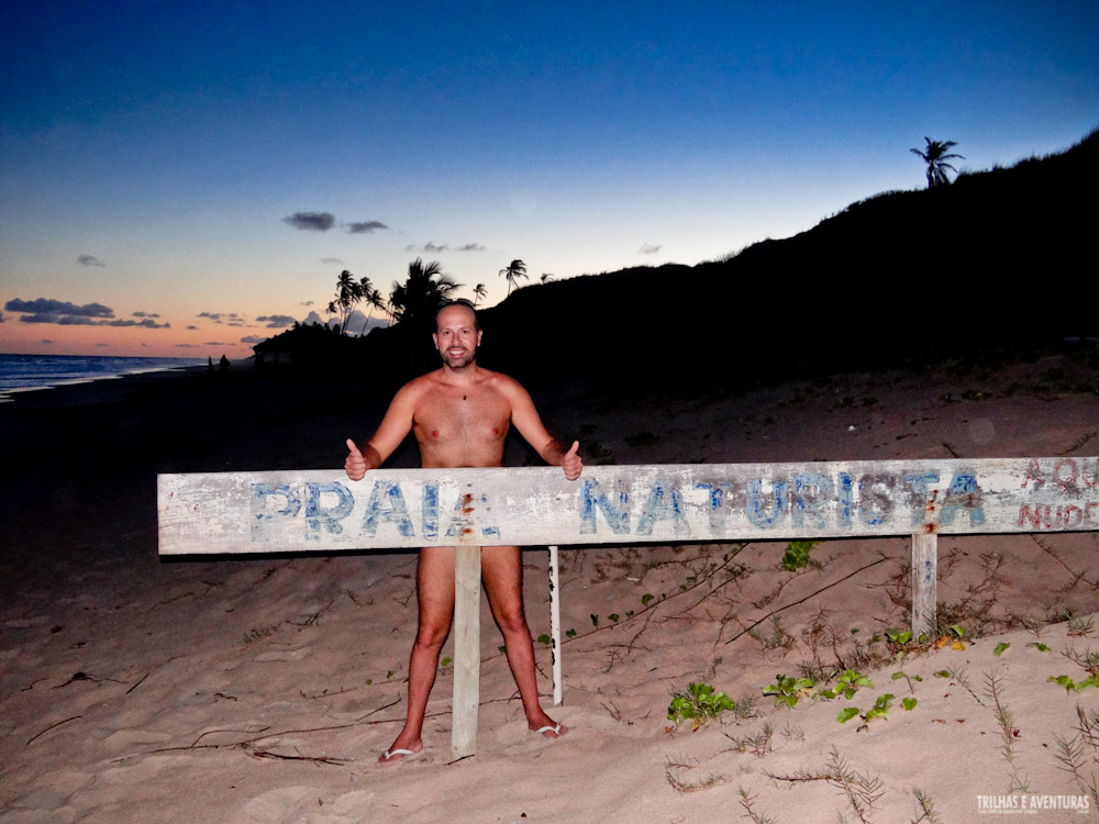 É preciso provar que eu estive na praia de nudismo de Massarandupió... mas com tarja, é claro