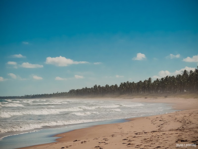 A Praia do Diogo é praticamente deserta