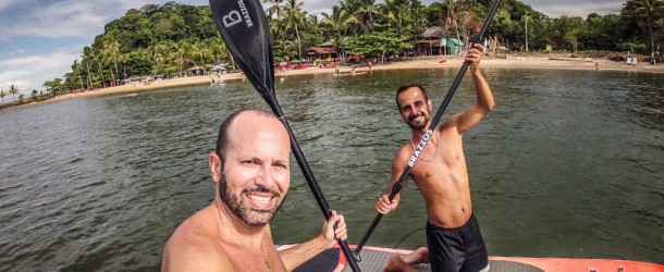 Parceria na remada com as pranchas Brazzos em Itacaré