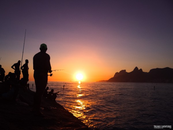 Pôr-do-sol visto da Pedra do Arpoador no Rio de Janeiro