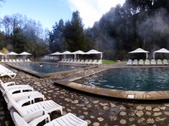 Piscinas termais do Hotel e Spa Termas Huife