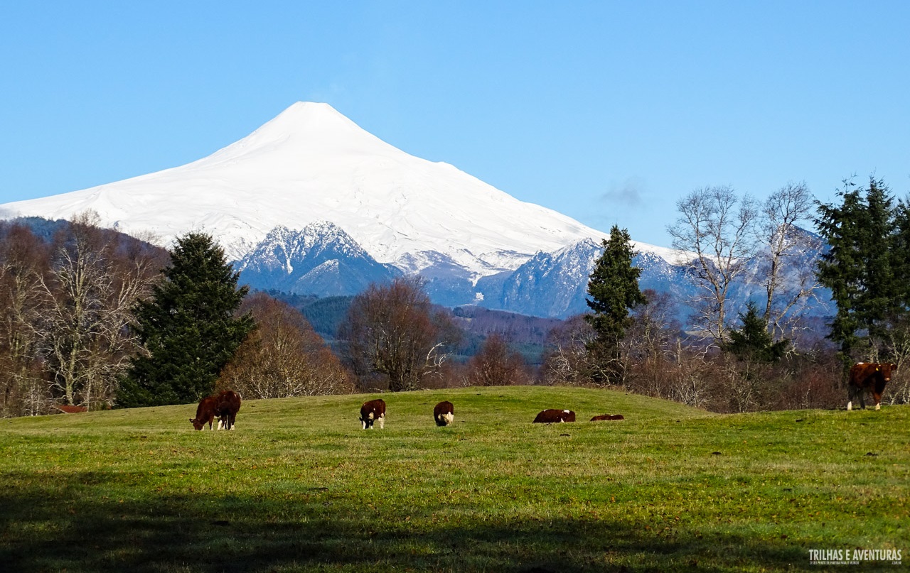 Vulcão Villarrica visto da estrada em Pucón