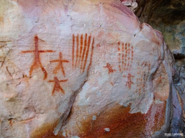 Pinturas rupestres na Serra do Lenheiros em São João del Rei