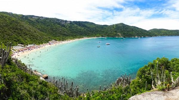 Praia do Forno, uma das principais praias em Arraial do Cabo