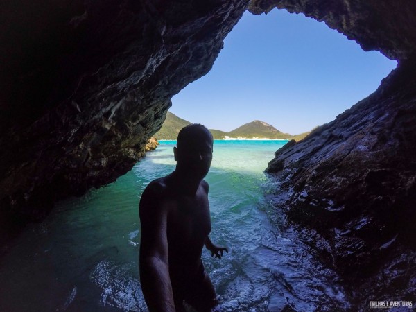 Incrível visual de dentro da Gruta do Amor, em Arraial do Cabo