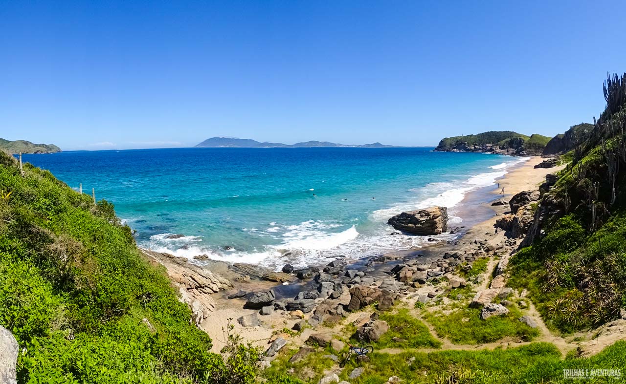 Praia Brava: para surfistas e nudistas