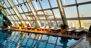 Piscina aquecida na cobertura do Hilton São Paulo Morumbi