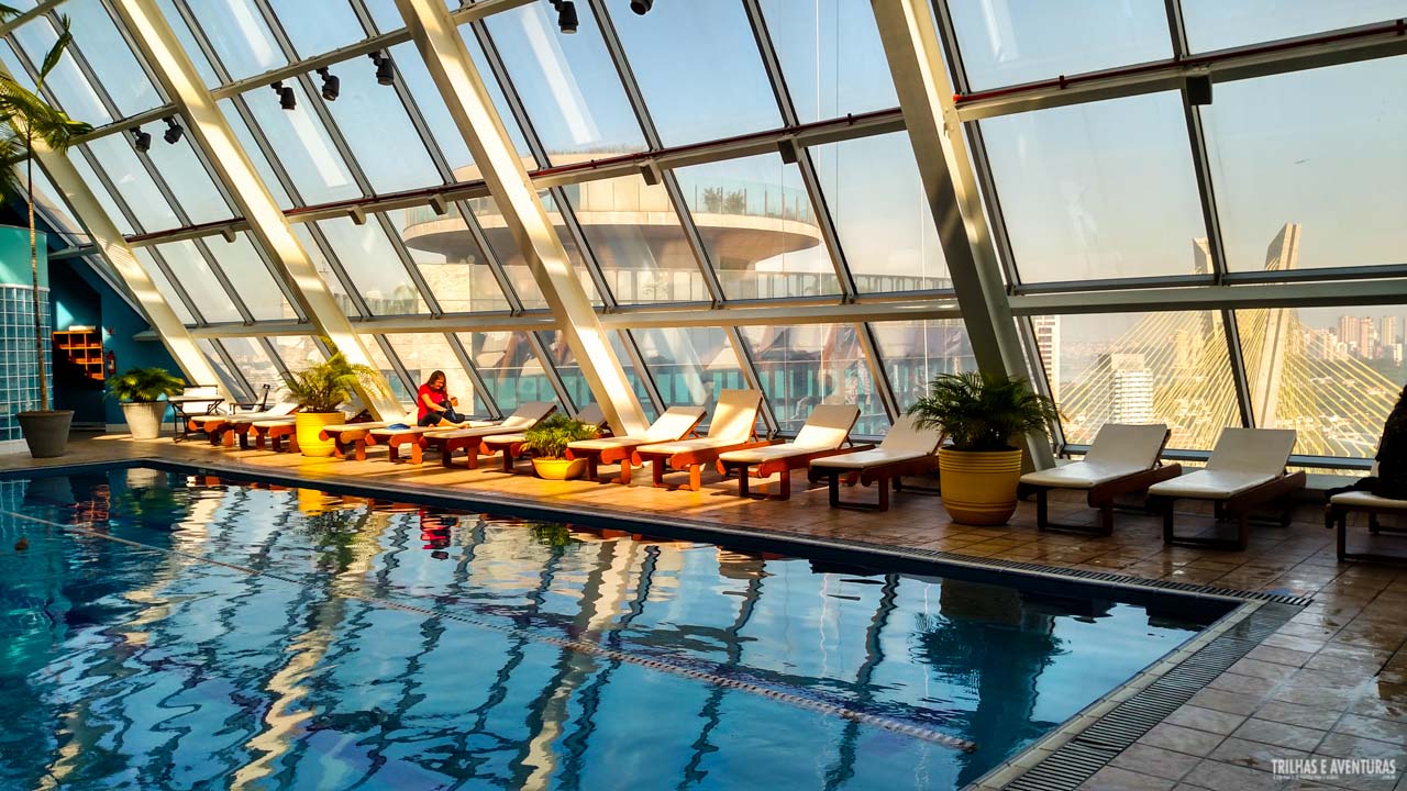 Piscina aquecida na cobertura do Hilton São Paulo Morumbi