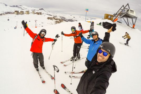 Esquiando com os amigos no Valle Nevado