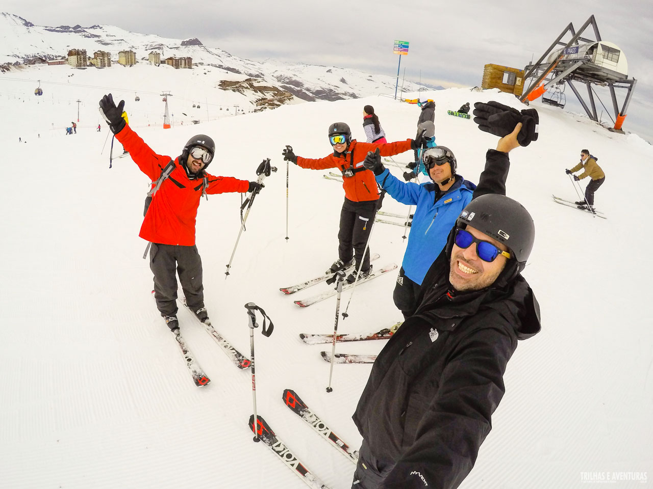 Esquiando com os amigos no Valle Nevado