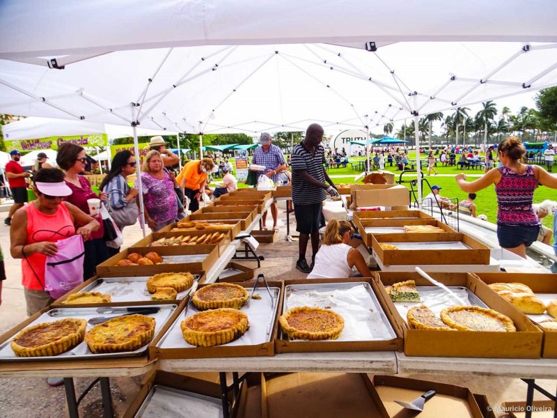 O GreenMarket fica na praça principal da Clematis Street