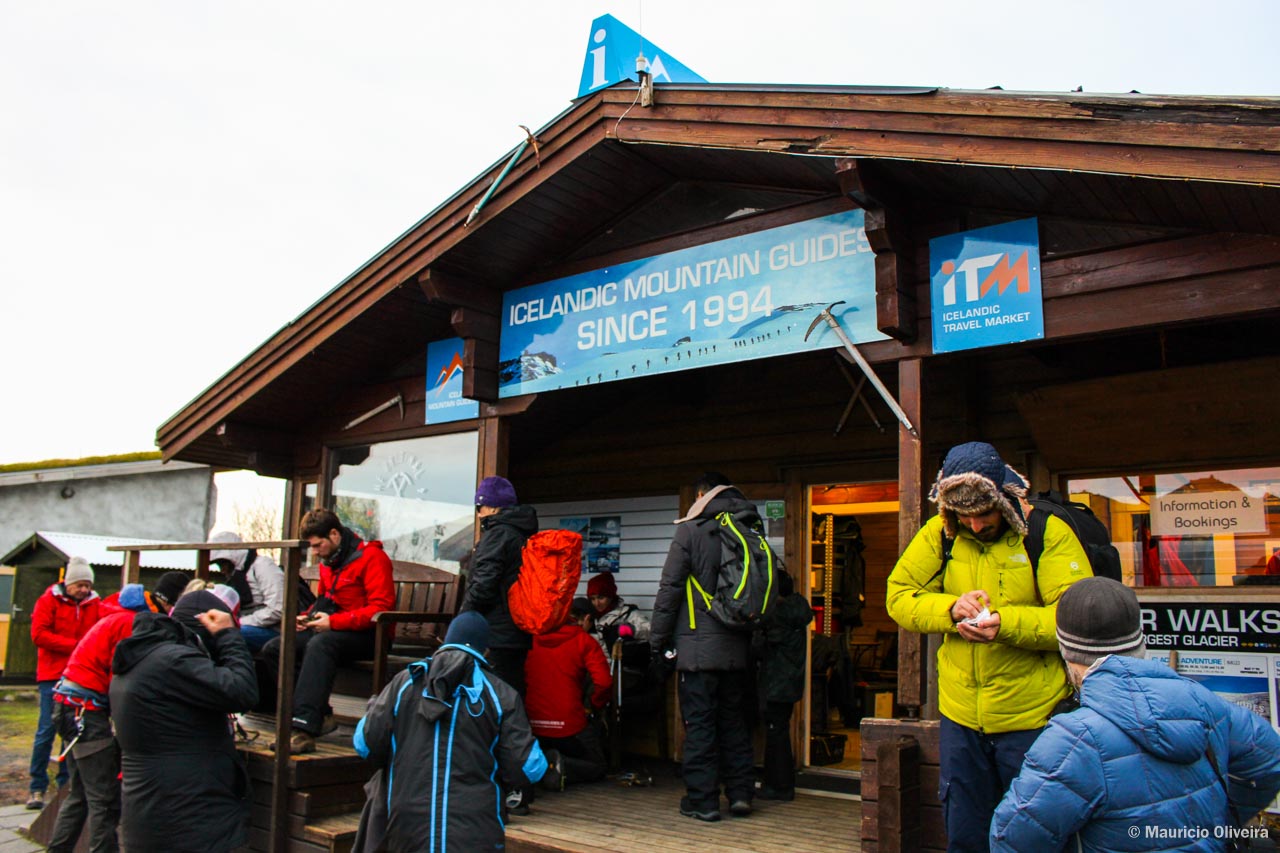 A Icelandic Mountain Guides faz todos os passeios no parque: trilhas, geleiras e cachoeiras