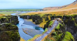 O Vale Fjadrargljufur é um dos tesouros mais secretos da Islândia