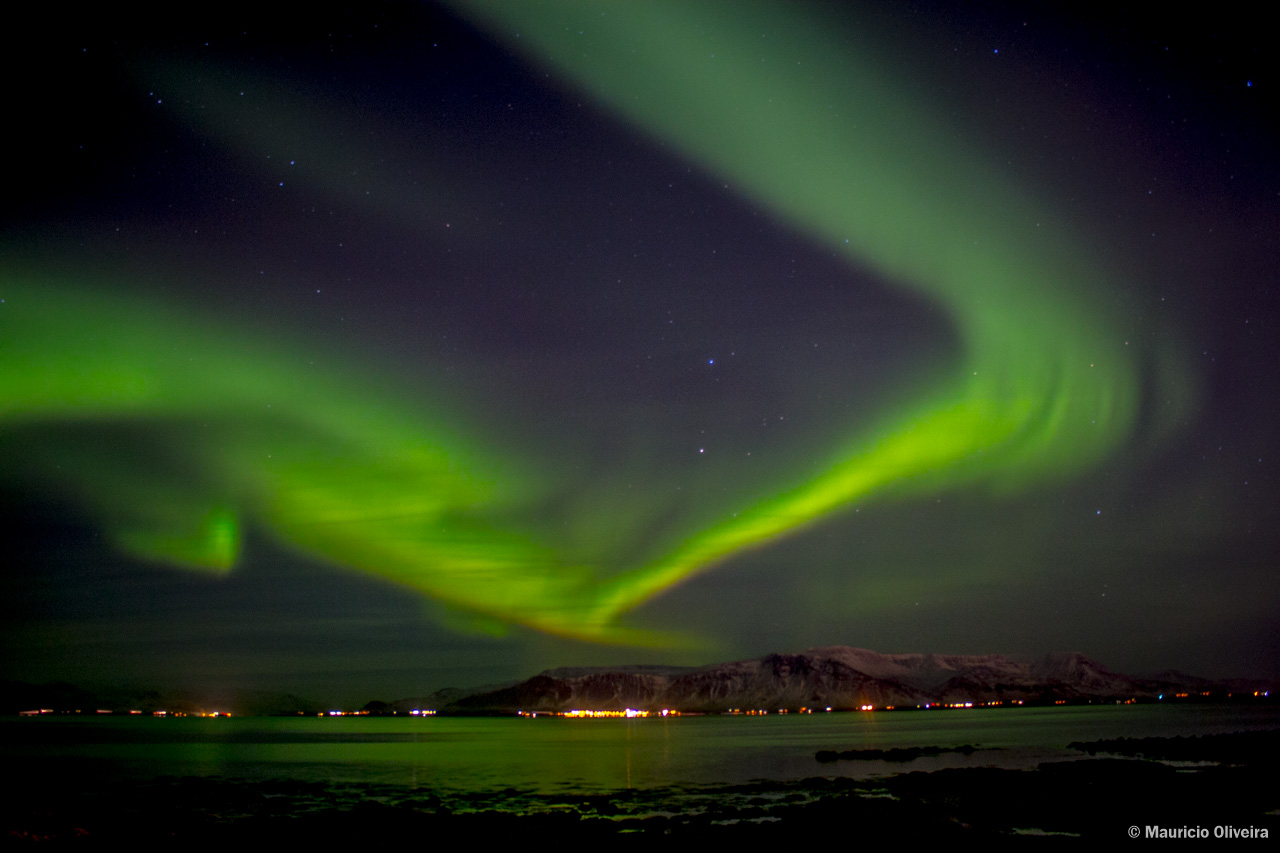 Resultado de imagem para aurora boreal islandia"