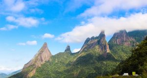 Vista do Mirante do Soberbo para o Dedo de Deus