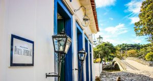 A Pousada Porto Imperial está bem no Centro Histórico de Paraty