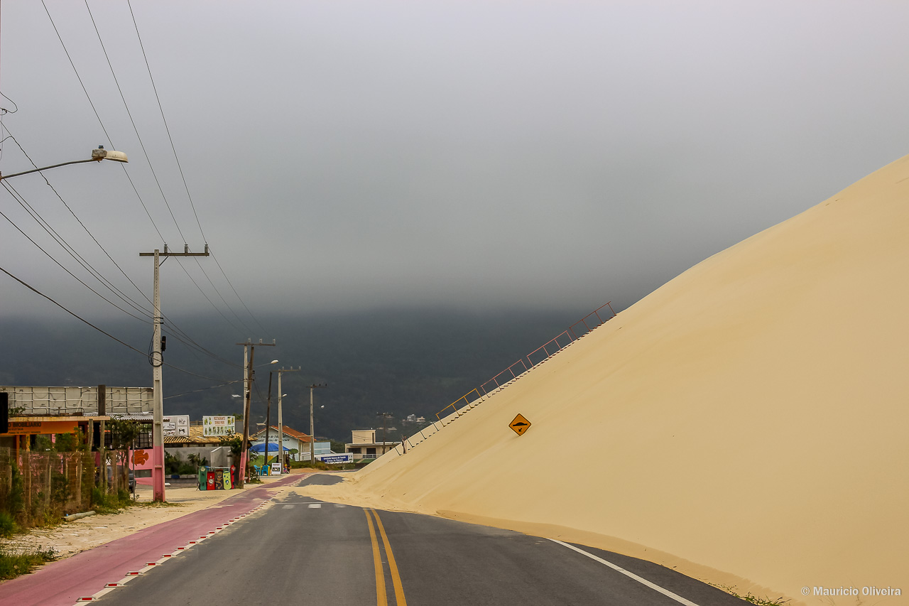 Dunas de Siriú invadindo a estrada