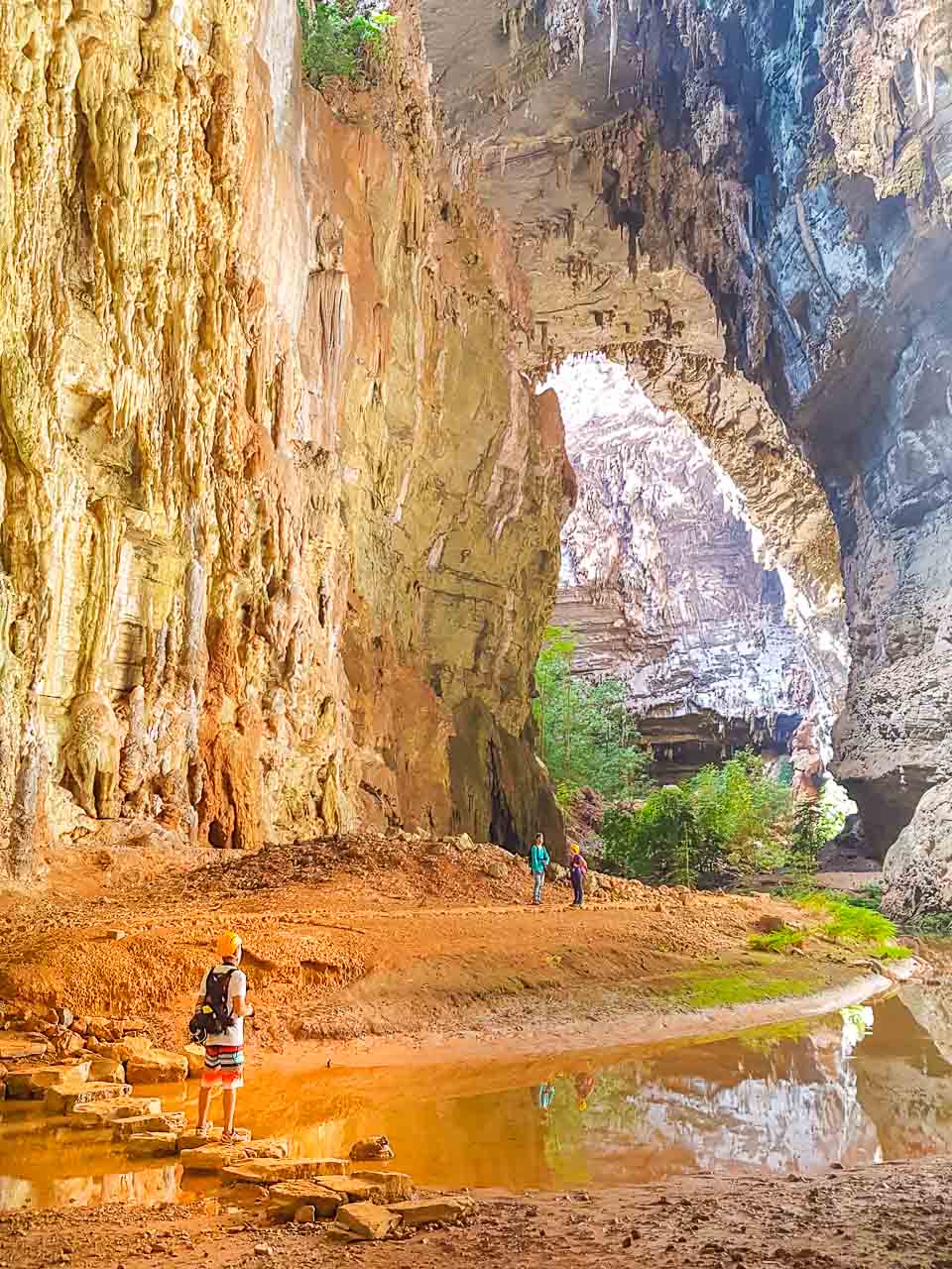 Toda a imensidão da Gruta do Janelão, no Parque Nacional Cavernas do Peruaçu. Foto do querido amigo Fábio Pastorello, do blog viagenscinematograficas.com.br