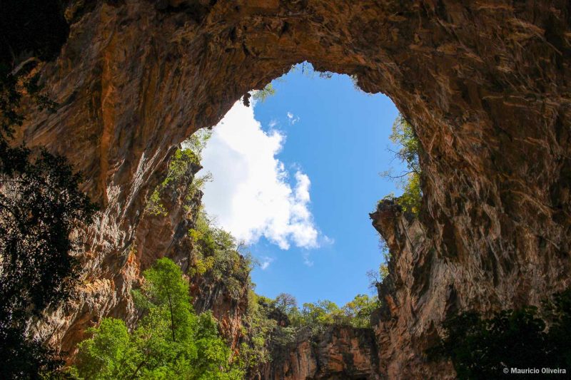 Clarabóia do Coração na Gruta do Janelão