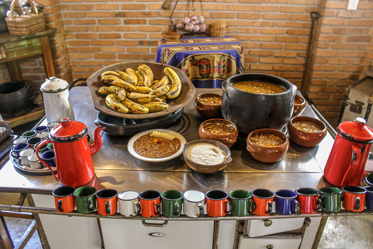 Barreado, típica gastronomia de Morretes