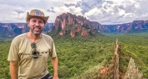 Crista do Galo e Cidade de Pedra na mesma foto na Chapada dos Guimarães - MT