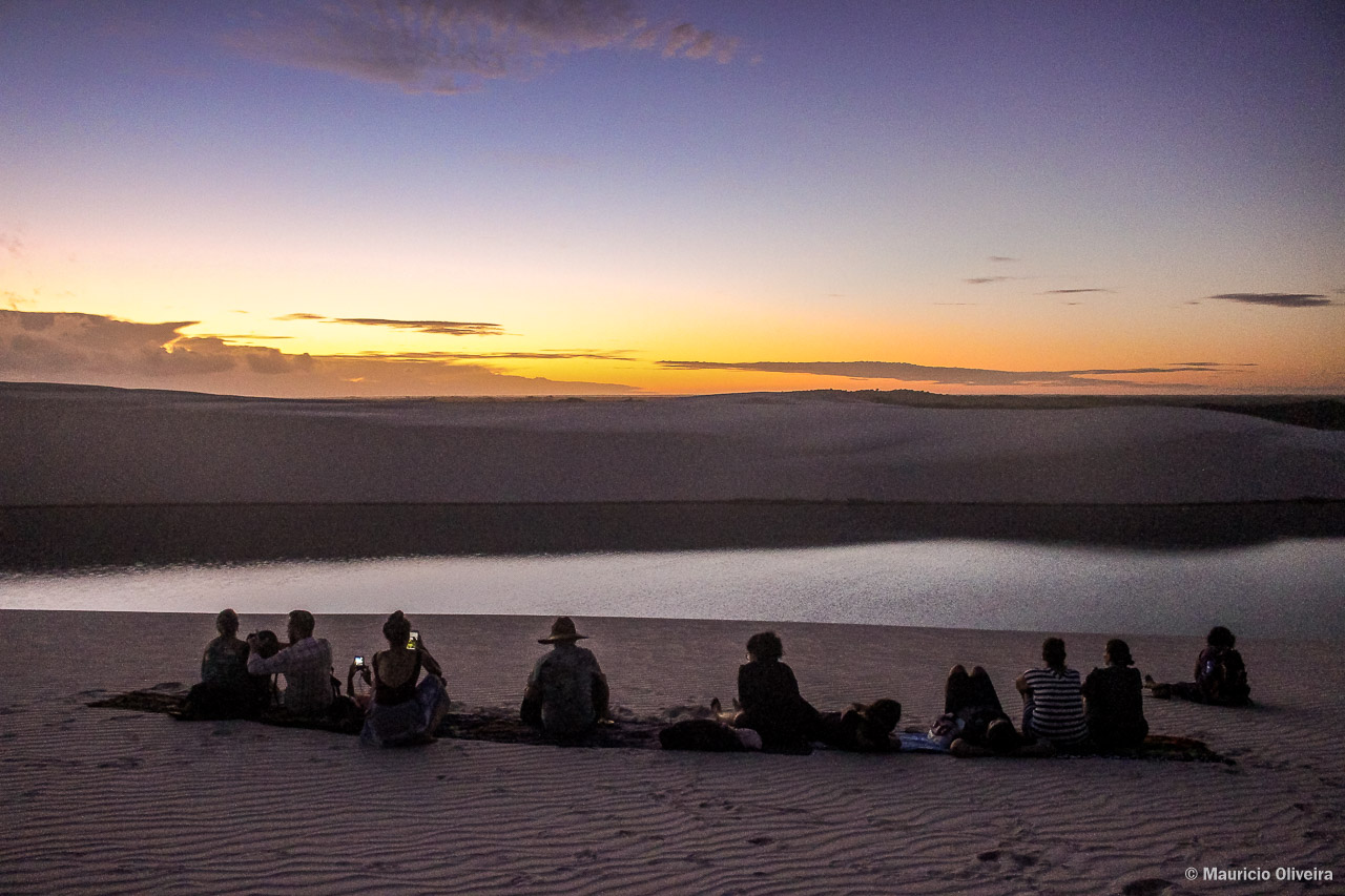 Aguardando o nascer do sol nos Lençóis Maranhenses