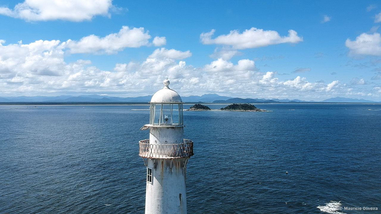 Farol das Conchas na Ilha do Mel - PR