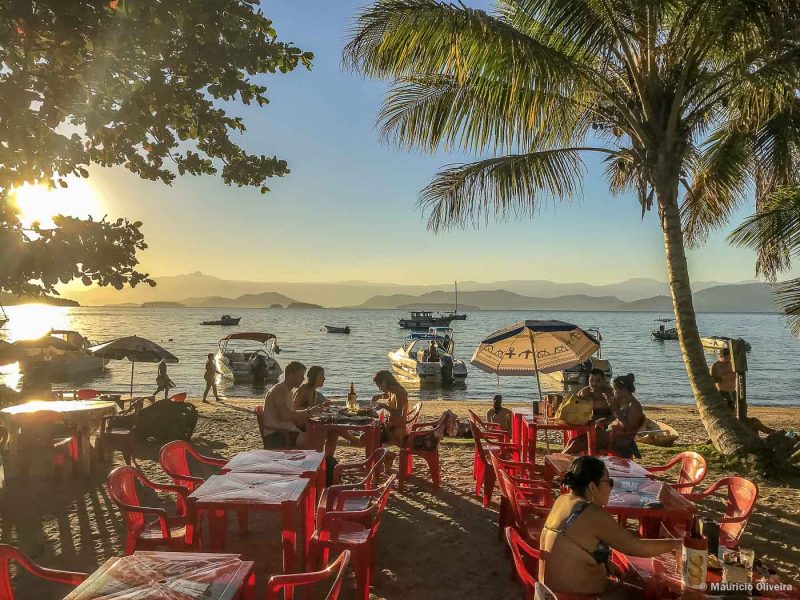 Restaurante Peixe com Banana na Praia de Maguariquessaba, em Ilha Grande - RJ