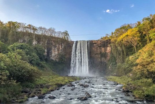 Parque Natural Municipal Salto do Sucuriú, em Costa Rica – MS