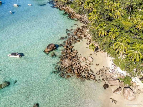 Praia do Aventureiro, em Ilha Grande - RJ