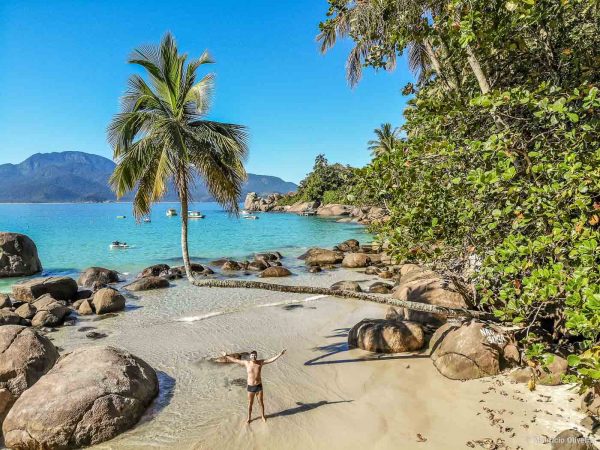 Praia do Aventureiro, em Ilha Grande - RJ