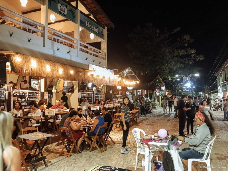 A famosa "Broadway" de Canoa Quebrada é bem bonitinha