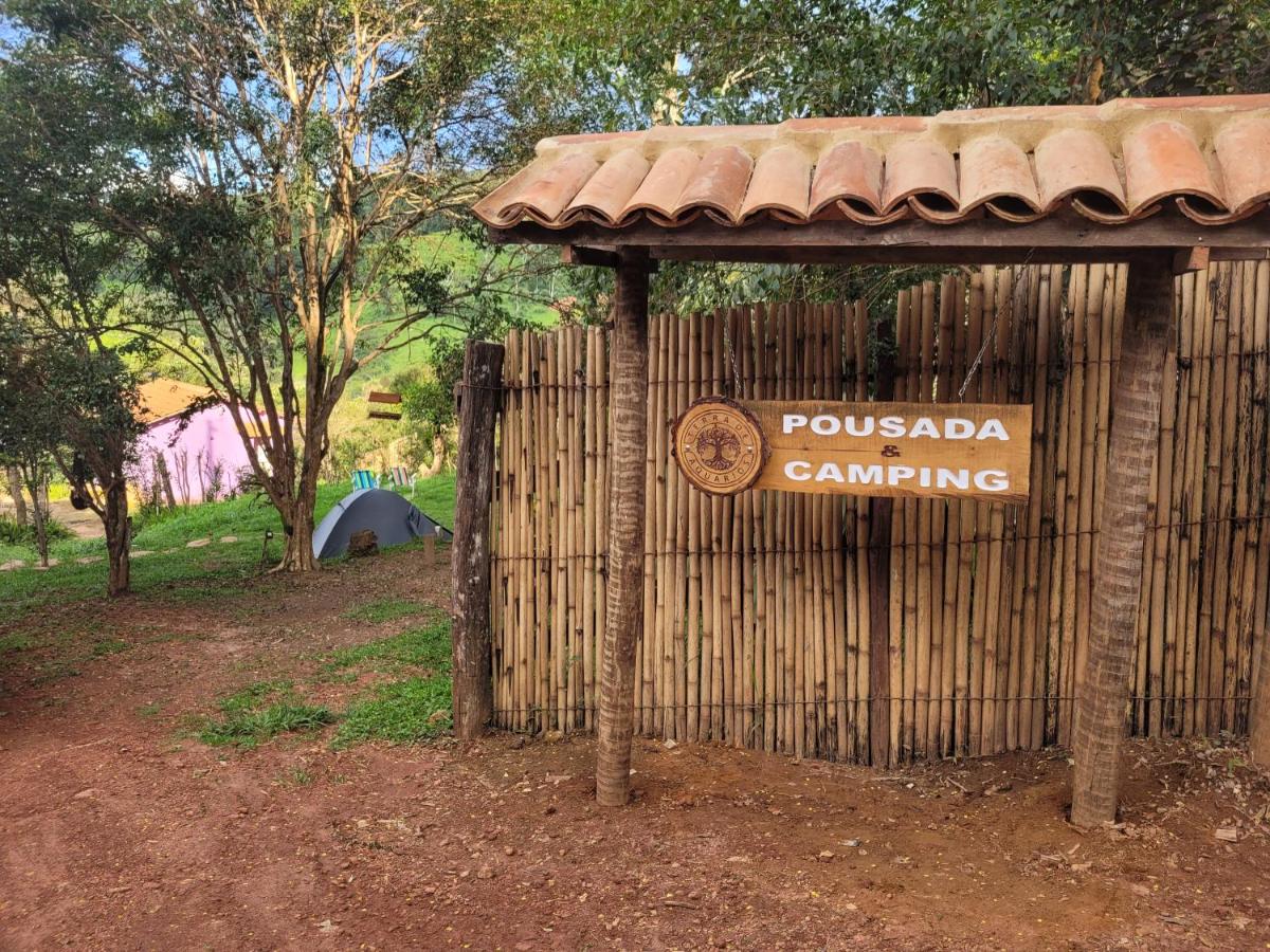 Entrada da Pousada e Camping Terra de Aquários